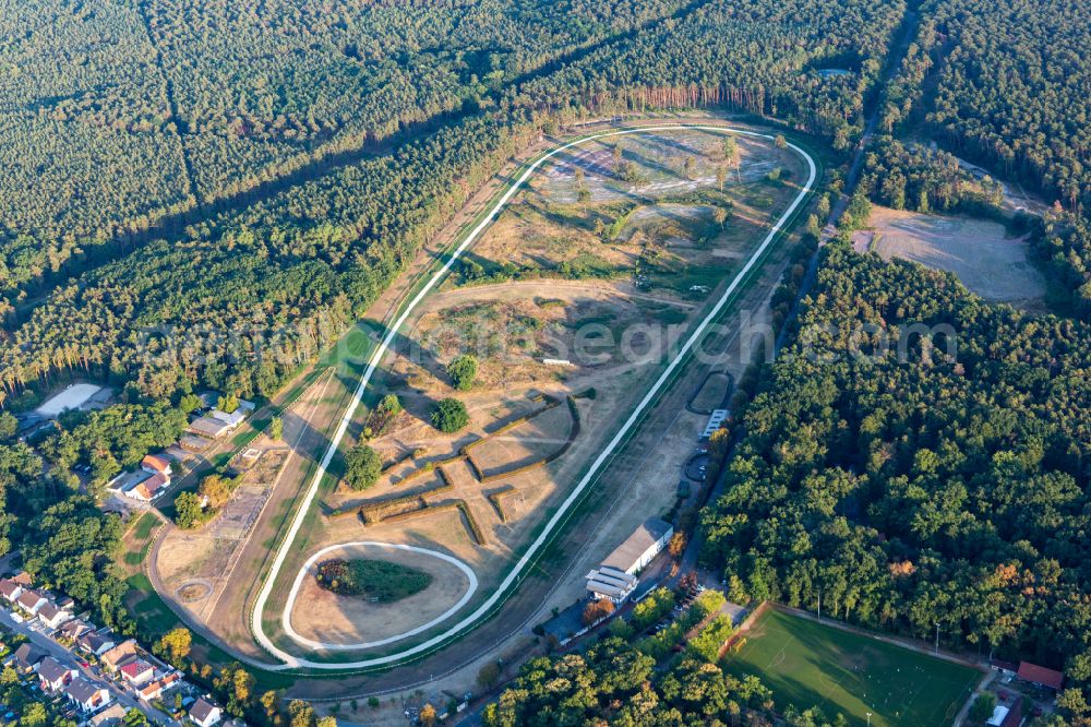 Aerial photograph Haßloch - Racetrack trotting of Pfaelzischer Rennverein Hassloch e.V. in Hassloch in the state Rhineland-Palatinate, Germany