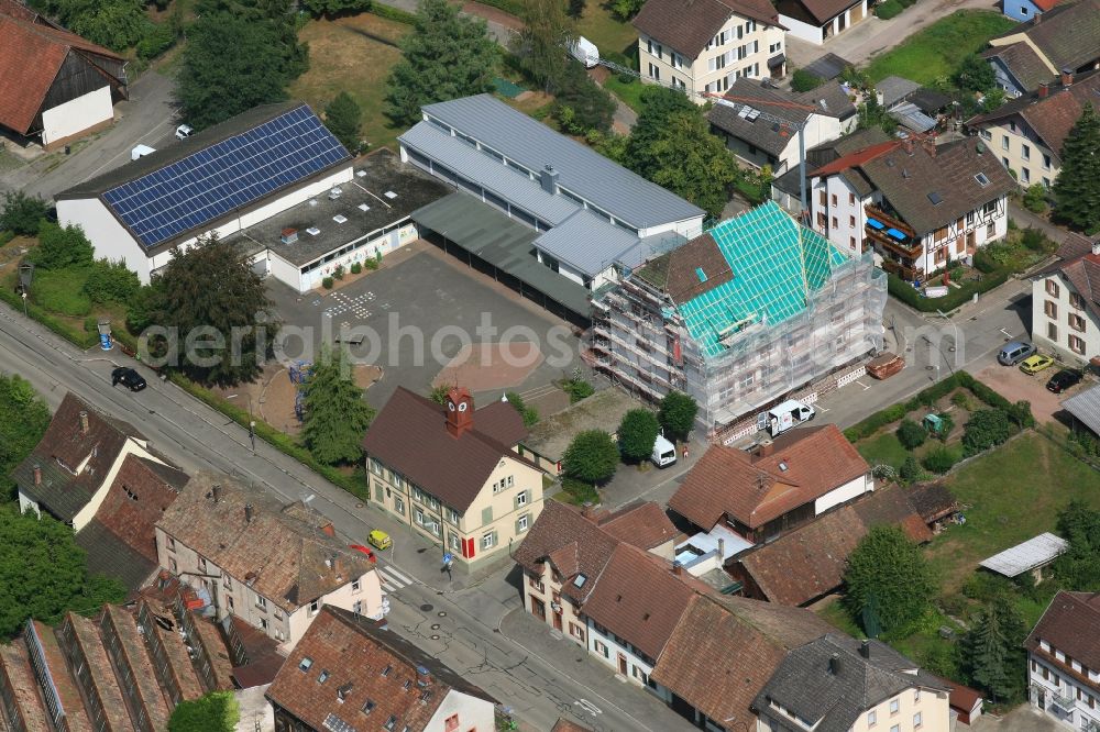 Aerial photograph Schopfheim - School building of the Basic Primary School in the district Fahrnau in Schopfheim in the state Baden-Wurttemberg, Germany
