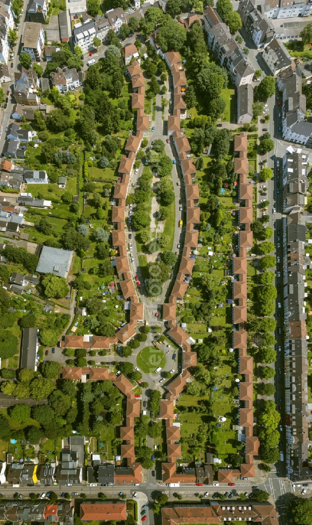 Aerial photograph Mühlheim an der Ruhe - Renovation work on the Salian settlement Broich in Mülheim an der Ruhr in North Rhine-Westphalia