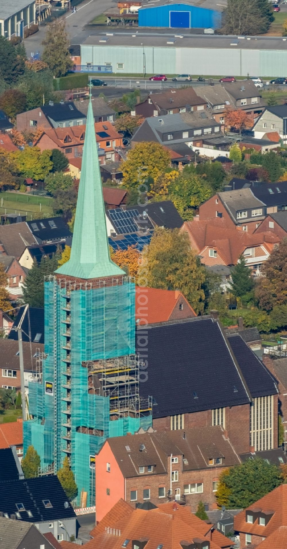 Aerial photograph Hamm - Renovation work on the facade of the church building of the Catholic rectory St. Pankratius church in Hamm in the state North Rhine-Westphalia