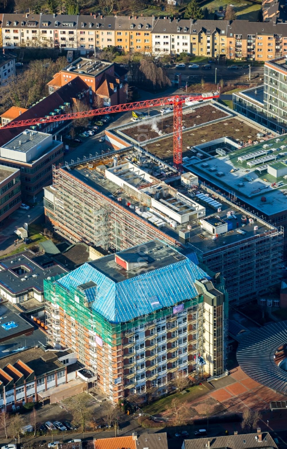 Aerial image Bochum - Renovation works after the fire in the building Berufsgenossenschaftliches university medical centre Bergmannsheil in the Buerkle de la camp place in Bochum in the federal state North Rhine-Westphalia