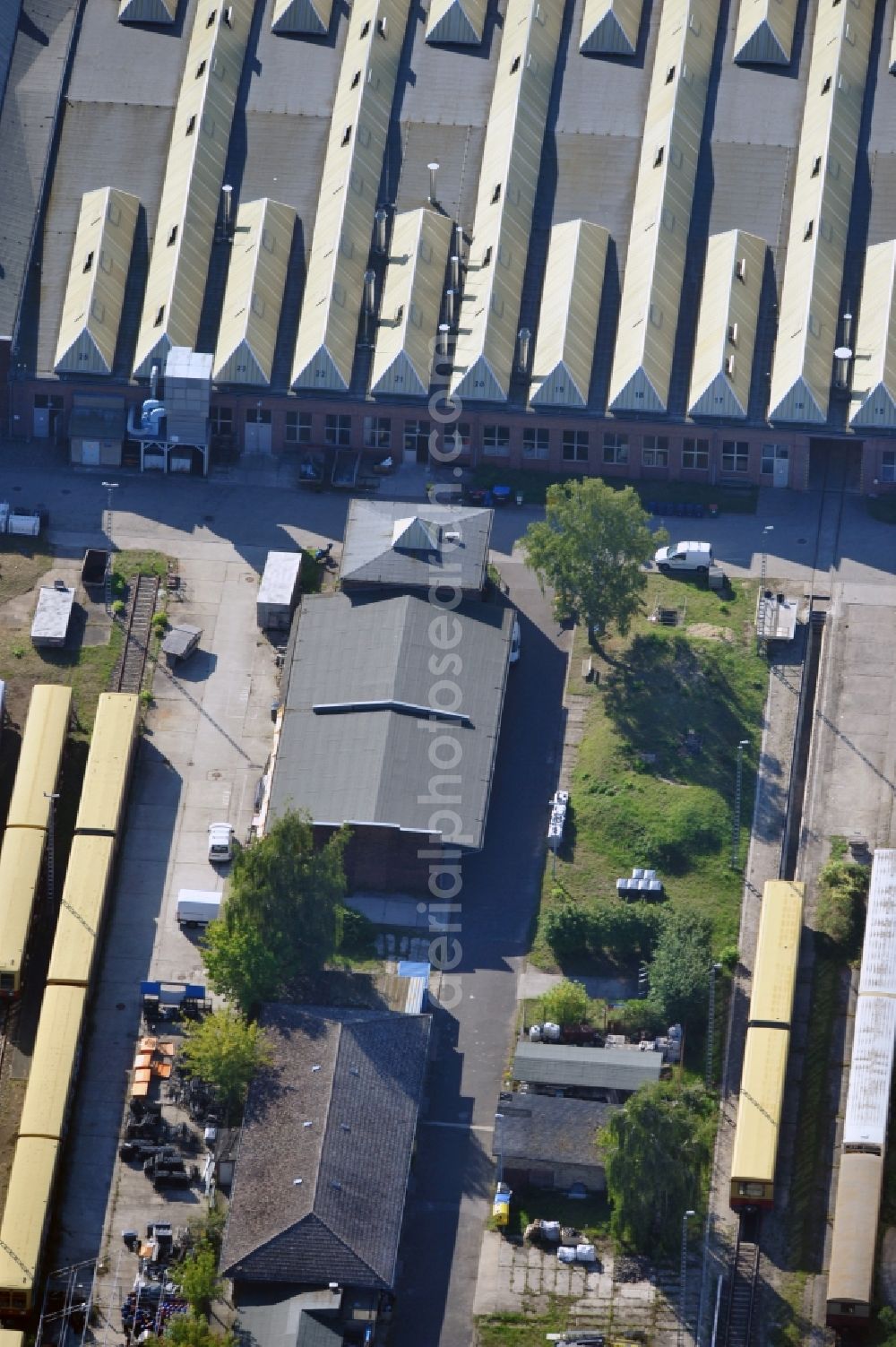 Aerial photograph Berlin - Area of the sidings from the halls of repairing S-Bahn main workshop / depot in Berlin-Schoeneweide