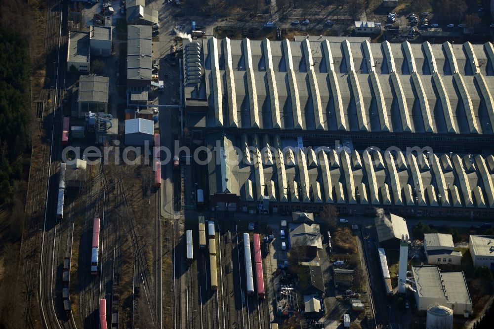 Aerial image Berlin - Area of the sidings from the halls of repairing S-Bahn main workshop / depot in Berlin-Schoeneweide