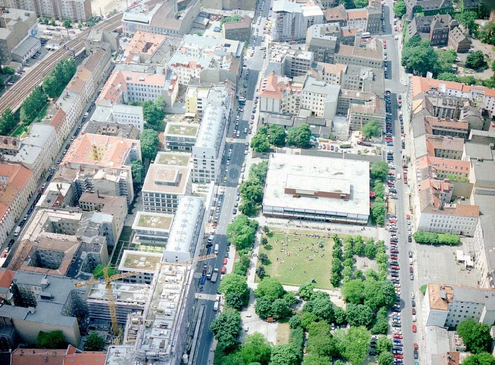 Berlin from the bird's eye view: Office building Residenz on Deutschen Theater on Reinhardtstrasse in the district Mitte in Berlin, Germany