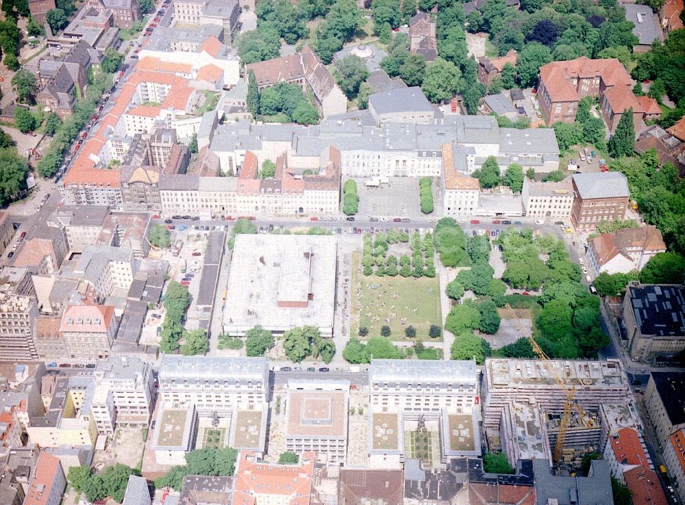 Berlin from the bird's eye view: Office building Residenz on Deutschen Theater on Reinhardtstrasse in the district Mitte in Berlin, Germany