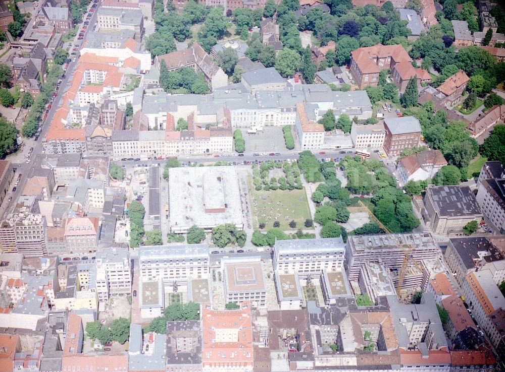 Aerial photograph Berlin - Office building Residenz on Deutschen Theater on Reinhardtstrasse in the district Mitte in Berlin, Germany