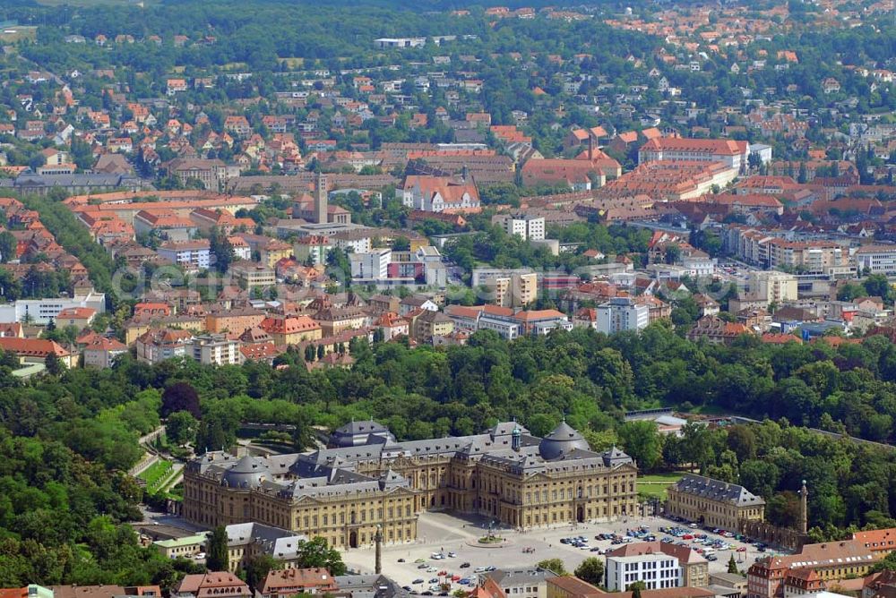 Würzburg from the bird's eye view: Blick auf die Residenz und den Hofgarten Würzburg. Die Würzburger Residenz ist ein barocker Residenzbau am Rande der Innenstadt von Würzburg. Telefon 09 31 / 35 51 70, Telefax 09 31 / 3 55 17- 25; E-Mail: sgvwuerzburg@bsv.bayern.de