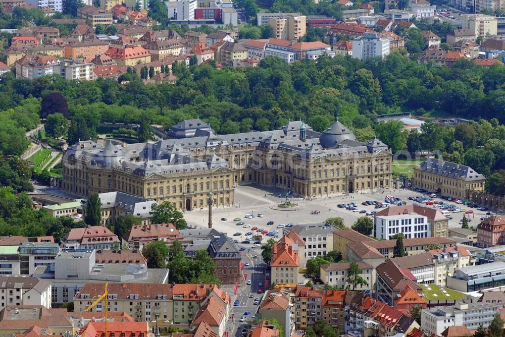 Aerial image Würzburg - Blick auf die Residenz und den Hofgarten Würzburg. Die Würzburger Residenz ist ein barocker Residenzbau am Rande der Innenstadt von Würzburg. Telefon 09 31 / 35 51 70, Telefax 09 31 / 3 55 17- 25; E-Mail: sgvwuerzburg@bsv.bayern.de