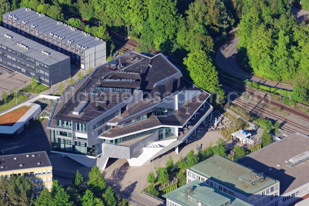Aerial photograph Pullach im Isartal - Restaurant and conference center Agora on the factory premises of Linde AG in the district Hoellriegelskreuth in Pullach in the Isar valley in the state of Bavaria