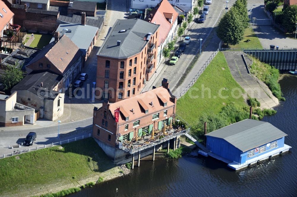 Wittenberge from above - 07/08/2012 Wittenberge View the Crane House restaurant on the banks of the Elbe in Wittenberg in the state of Brandenburg. The old warehouse is made ??after extensive restoration and renovation zeitgerechtem an attraction for tourism in the region