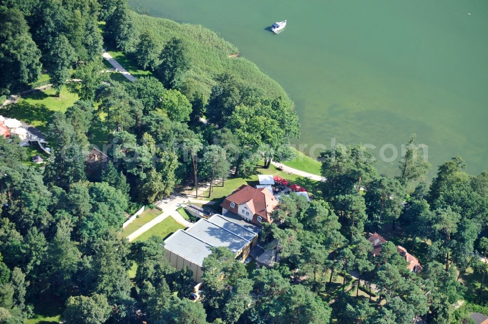 Aerial photograph Bad Saarow - View of the restaurant Park-Café and the theater am See on the banks of Schamützelsee in Bad Saarow in the state of Brandenburg