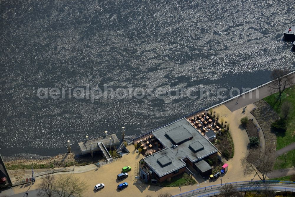Aerial image Magdeburg - View of the restaurant Petrifoerder in Magdeburg in the state of Saxony-Anhalt