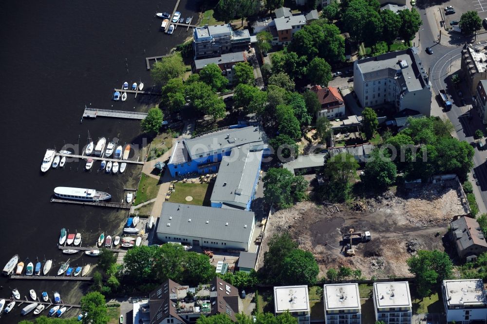 Berlin from the bird's eye view: View of the restaurant pier36eins in the district Gruenau of Berlin