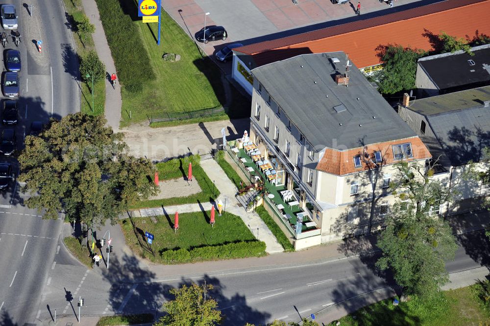 Werneuchen from the bird's eye view: Blick auf das italienische Restaurant Ristaurante Da Enzo Limited an der Freienwalder Straße 29 in 16356 Werneuchen.