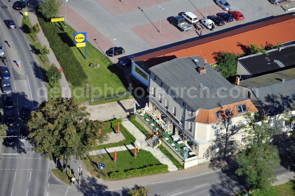 Werneuchen from the bird's eye view: Blick auf das italienische Restaurant Ristaurante Da Enzo Limited an der Freienwalder Straße 29 in 16356 Werneuchen.