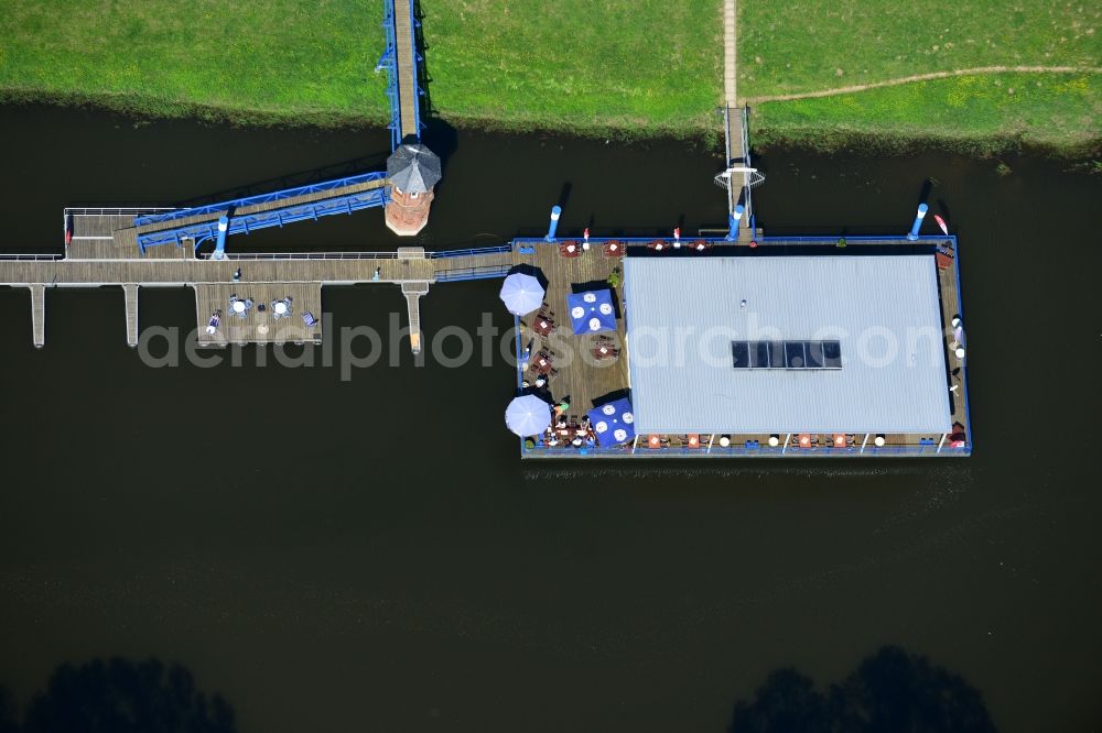 Lenzen from the bird's eye view: Restaurant and marina with boat jetty on the banks of the Elbe in Lenzen in Prignitz in Brandenburg