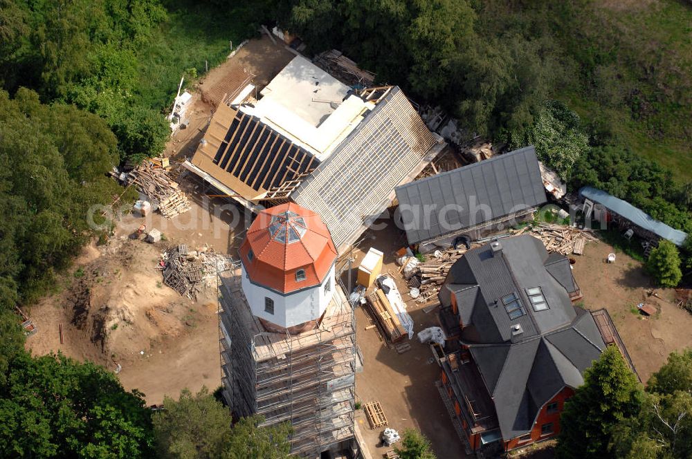 Aerial image Graal-Müritz - Blick auf die Restaurationsarbeiten am Wasserturm in Graal-Müritz in Mecklenburg-Vorpommern. Der Wasserturm wurde 1913 gemeinsam mit einem Wasserwerk für Graal und Müritz erbaut und wird mittlerweile von einer Privatfirma zu einem Wohnhaus restauriert.