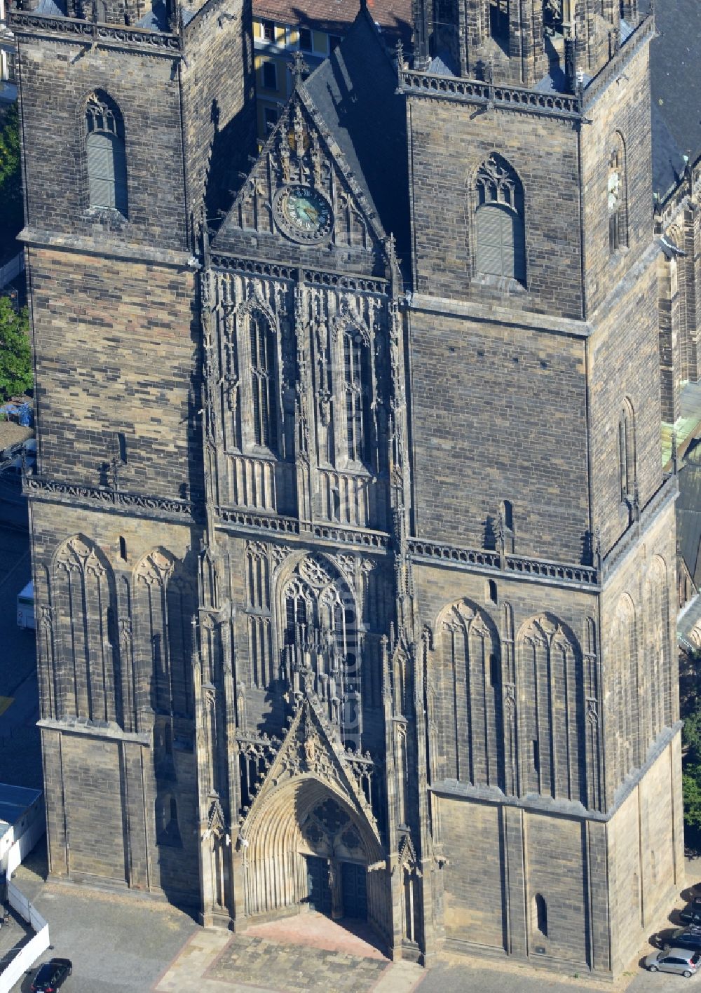 Aerial image Magdeburg - View of the Cathedral of Magdeburg St. Mauritius and Catherine. The Magdeburg Cathedral is the oldest Gothic building on German soil, the former cathedral of the Archbishopric of Magdeburg and at the same time city landmark