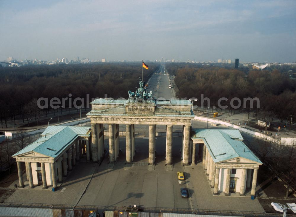 Berlin from the bird's eye view: Restoration work at the Brandenburg Gate with Quadriga with DDR-flag