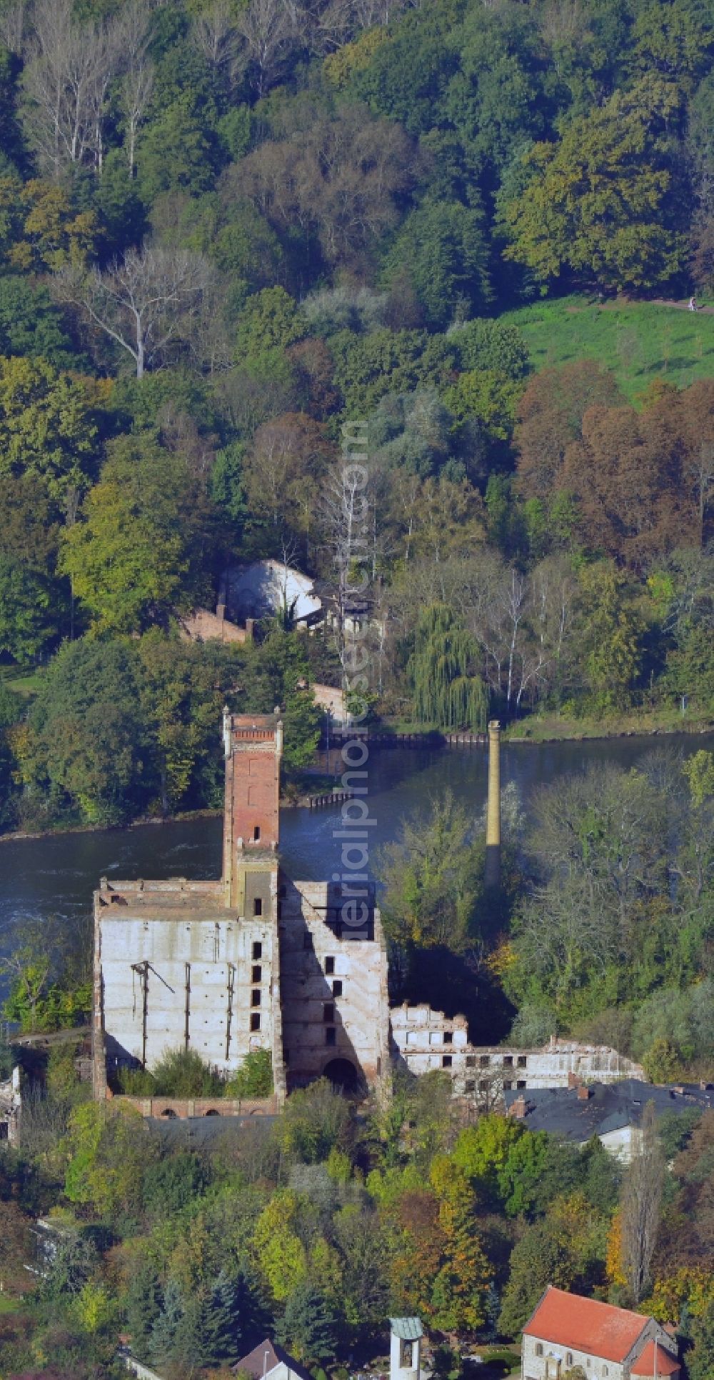 Halle (Saale) from the bird's eye view: Remains of the factory ruin on the Altboellberg in Halle (Saale) in Saxony-Anhalt