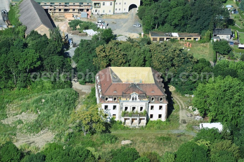 Markkleeberg from the bird's eye view: Remains of the ruins of the palace grounds of the former castle on Hauptstrasse - Pleisseradweg in Markkleeberg in the state Saxony