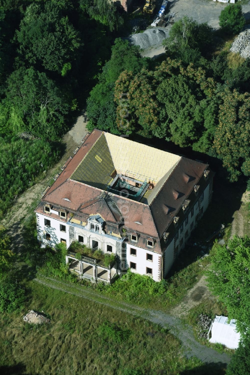 Markkleeberg from above - Remains of the ruins of the palace grounds of the former castle on Hauptstrasse - Pleisseradweg in Markkleeberg in the state Saxony