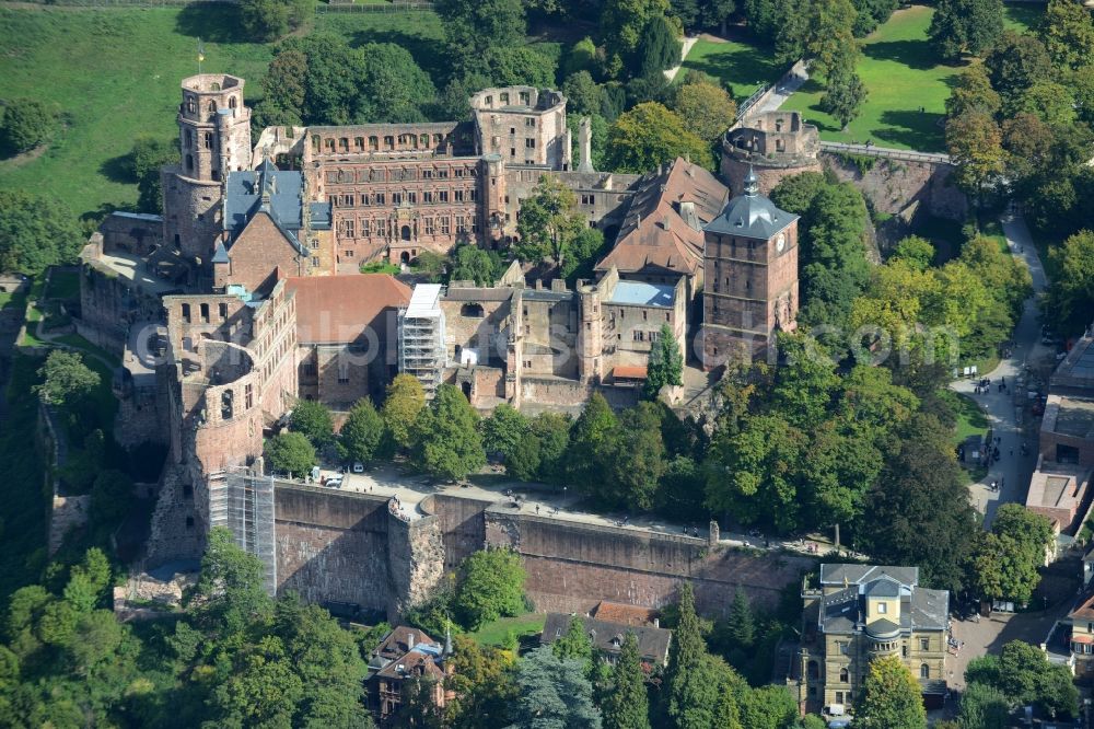 Heidelberg from the bird's eye view: Remains of the ruins of the palace grounds of the former castle Schloss Heidelberg am Schlosshof in Heidelberg in the state Baden-Wuerttemberg