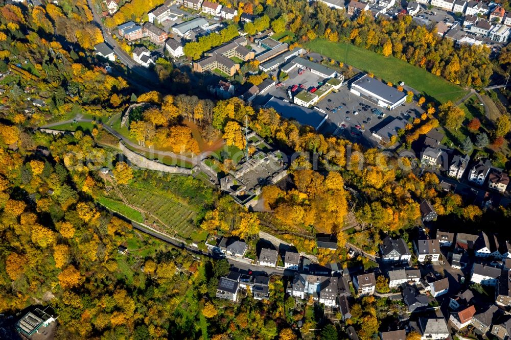 Aerial image Arnsberg - Remains of the ruins of the palace grounds of the former castle in Arnsberg in the state North Rhine-Westphalia