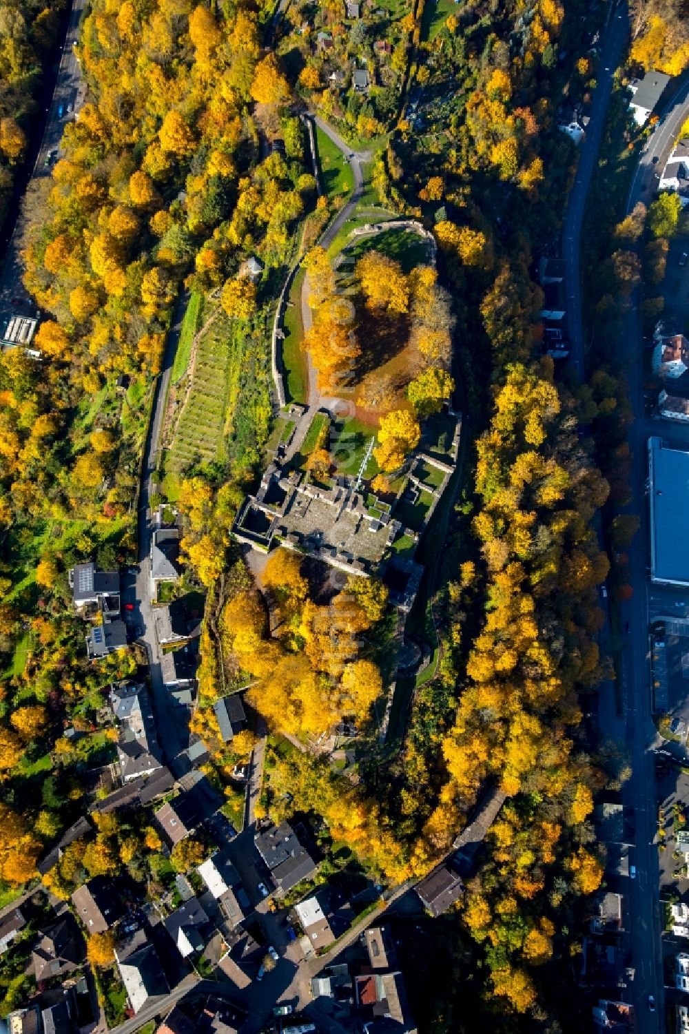 Arnsberg from above - Remains of the ruins of the palace grounds of the former castle in Arnsberg in the state North Rhine-Westphalia