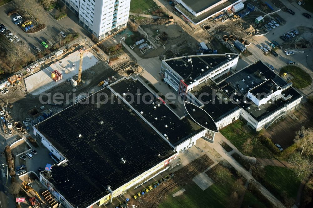 Aerial photograph Berlin - Revitalization and expansion construction at the building complex of the shopping center Am Anger on Allee der Kosmonauten destrict Marzahn in Berlin in Germany