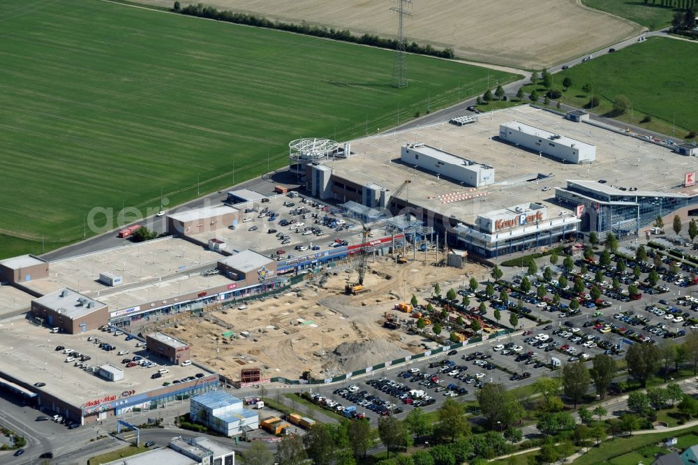 Aerial image Ahrensfelde - Revitalization and expansion construction at the building complex of the shopping center KaufPark Eiche der Unibail-Rodamco Germany GmbH in Ahrensfelde in the state Brandenburg