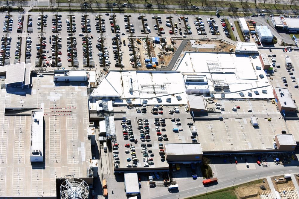 Aerial photograph Eiche - Revitalization and expansion construction at the building complex of the shopping center KaufPark Eiche der Unibail-Rodamco Germany GmbH in Ahrensfelde in the state Brandenburg