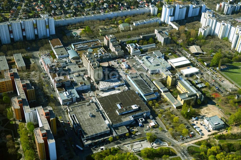 Berlin from above - Revitalization and expansion construction at the building complex of the shopping center Maerkische Zentrum in the district Maerkisches Viertel in Berlin, Germany