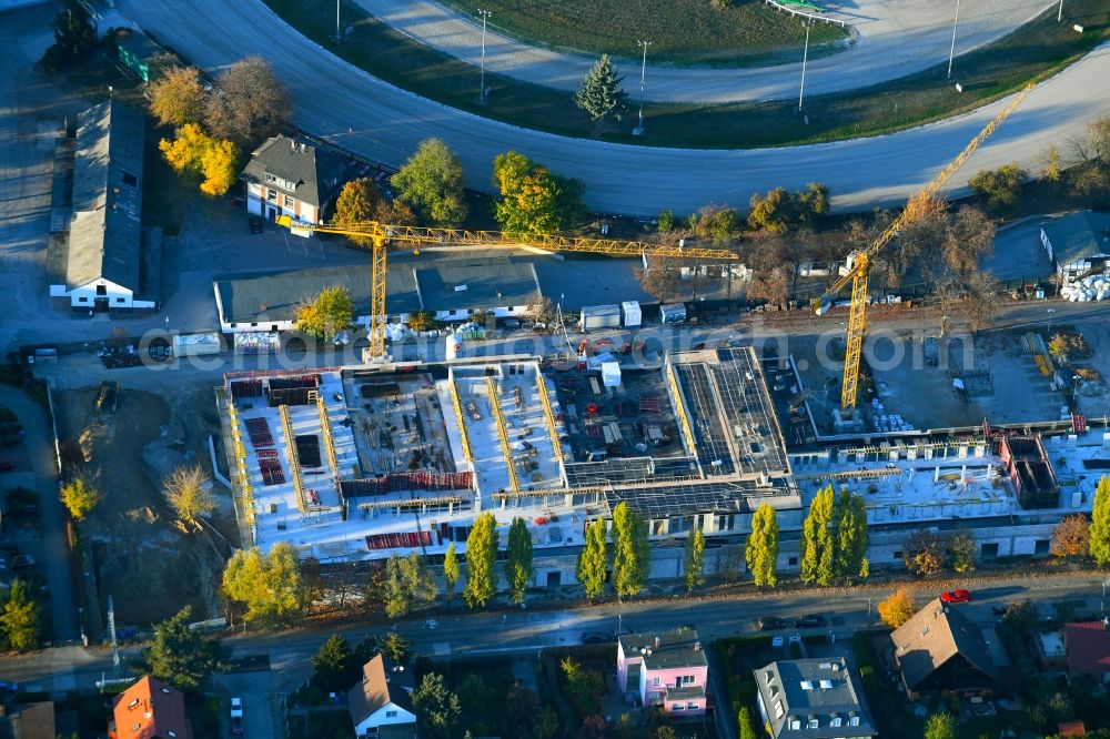 Aerial photograph Berlin - Revitalization and expansion construction at the building complex of the shopping center Titlisweg in the district Mariendorf in Berlin, Germany