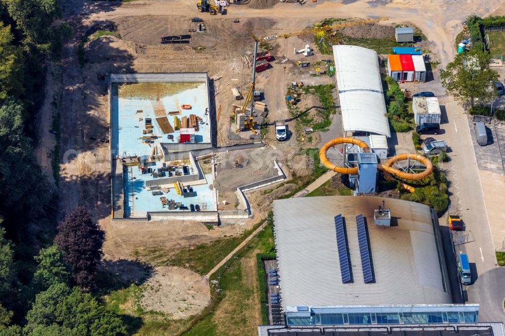 Aerial photograph Ennepetal - Construction site for the modernization, renovation and conversion of the swimming pool of the outdoor pool of Klutertbad (vormals Platsch) in Ennepetal at Ruhrgebiet in the state North Rhine-Westphalia, Germany