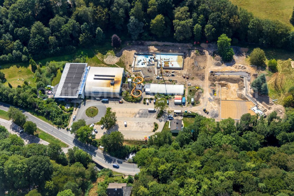 Ennepetal from the bird's eye view: Construction site for the modernization, renovation and conversion of the swimming pool of the outdoor pool of Klutertbad (vormals Platsch) in Ennepetal at Ruhrgebiet in the state North Rhine-Westphalia, Germany