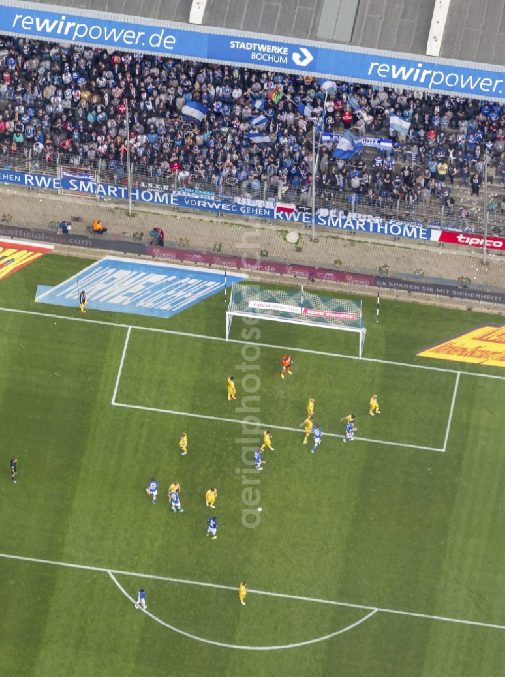 Aerial photograph Bochum - rewirpower STADIUM Bochum in football - the 2.Bundesliga game against VfL Bochum 1848 VfR basking in Bochum in North Rhine-Westphalia