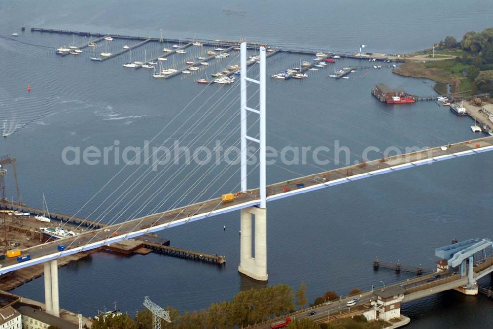 Aerial photograph Stralsund - Blick auf die Strelasundquerung.So wird die heute als feste Verbindung der Insel Rügen zum vorpommerschen Festland bestehende Querung des Strelasundes auf Höhe der Ortschaften Altefähr auf Rügen und der Hanse- und Weltkulturerbestadt Stralsund genannt. Über die erste feste Strelasundquerung, die „Rügendamm“ genannt wird, führen die Bundesstraße 96, eine eingleisige Eisenbahnstrecke und ein kombinierter Fuß- und Radweg.Stralsund 18.10.2006 Blick auf die Strelasundquerung.So wird die heute als feste Verbindung der Insel Rügen zum vorpommerschen Festland bestehende Querung des Strelasundes auf Höhe der Ortschaften Altefähr auf Rügen und der Hanse- und Weltkulturerbestadt Stralsund genannt. Über die erste feste Strelasundquerung, die „Rügendamm“ genannt wird, führen die Bundesstraße 96, eine eingleisige Eisenbahnstrecke und ein kombinierter Fuß- und Radweg.