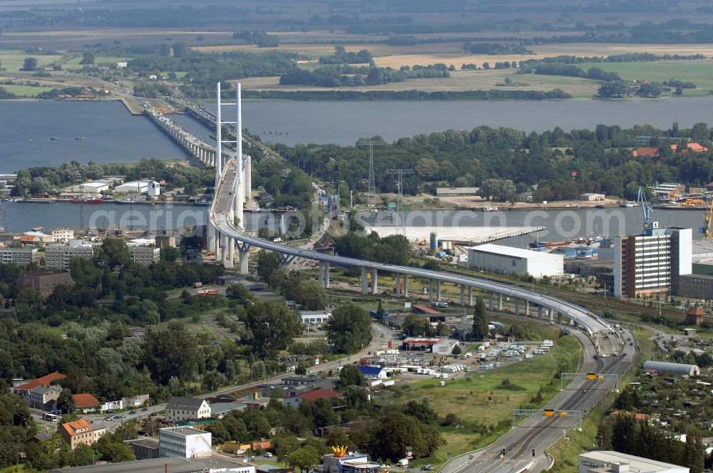 Aerial photograph Stralsund - Blick auf die Strelasundquerung.So wird die heute als feste Verbindung der Insel Rügen zum vorpommerschen Festland bestehende Querung des Strelasundes auf Höhe der Ortschaften Altefähr auf Rügen und der Hanse- und Weltkulturerbestadt Stralsund genannt. Über die erste feste Strelasundquerung, die „Rügendamm“ genannt wird, führen die Bundesstraße 96, eine eingleisige Eisenbahnstrecke und ein kombinierter Fuß- und Radweg.