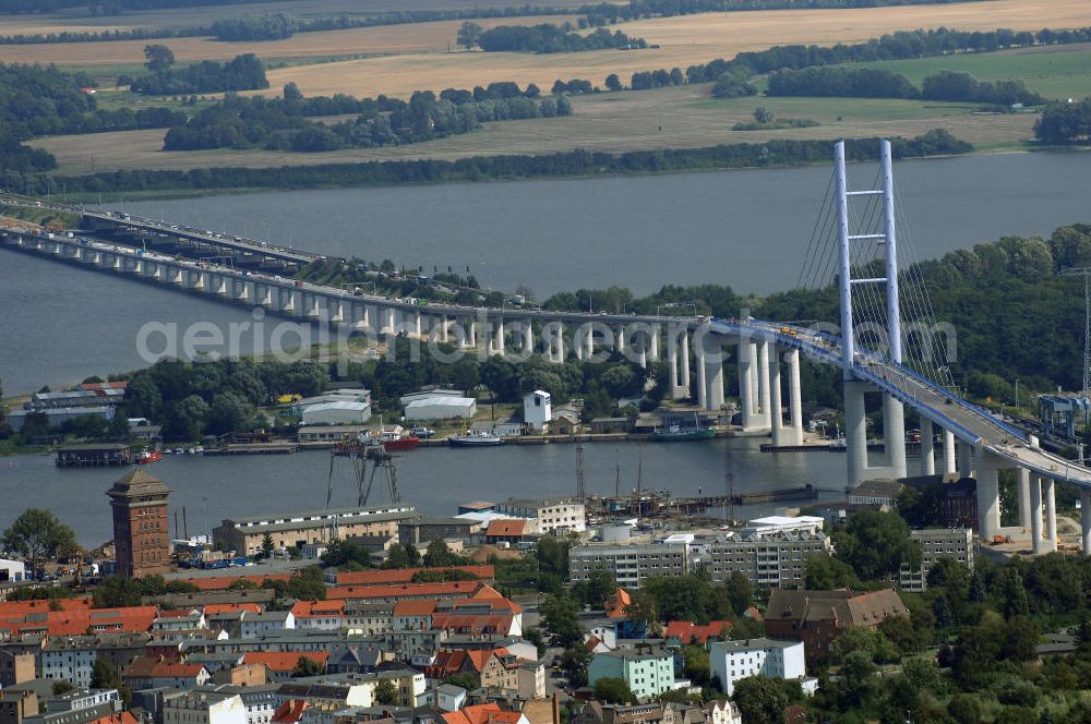 Stralsund from the bird's eye view: Blick auf die Strelasundquerung.So wird die heute als feste Verbindung der Insel Rügen zum vorpommerschen Festland bestehende Querung des Strelasundes auf Höhe der Ortschaften Altefähr auf Rügen und der Hanse- und Weltkulturerbestadt Stralsund genannt. Über die erste feste Strelasundquerung, die „Rügendamm“ genannt wird, führen die Bundesstraße 96, eine eingleisige Eisenbahnstrecke und ein kombinierter Fuß- und Radweg.