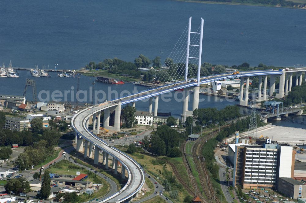 Aerial photograph Stralsund - Blick auf die Strelasundquerung.So wird die heute als feste Verbindung der Insel Rügen zum vorpommerschen Festland bestehende Querung des Strelasundes auf Höhe der Ortschaften Altefähr auf Rügen und der Hanse- und Weltkulturerbestadt Stralsund genannt. Über die erste feste Strelasundquerung, die „Rügendamm“ genannt wird, führen die Bundesstraße 96, eine eingleisige Eisenbahnstrecke und ein kombinierter Fuß- und Radweg.