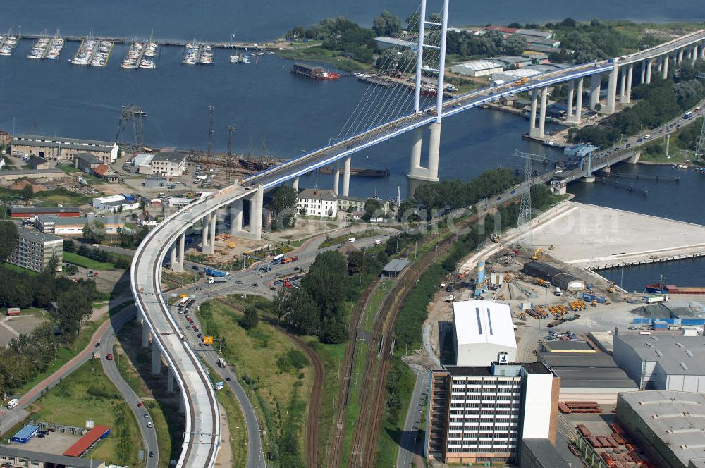 Aerial image Stralsund - Blick auf die Strelasundquerung.So wird die heute als feste Verbindung der Insel Rügen zum vorpommerschen Festland bestehende Querung des Strelasundes auf Höhe der Ortschaften Altefähr auf Rügen und der Hanse- und Weltkulturerbestadt Stralsund genannt. Über die erste feste Strelasundquerung, die „Rügendamm“ genannt wird, führen die Bundesstraße 96, eine eingleisige Eisenbahnstrecke und ein kombinierter Fuß- und Radweg.