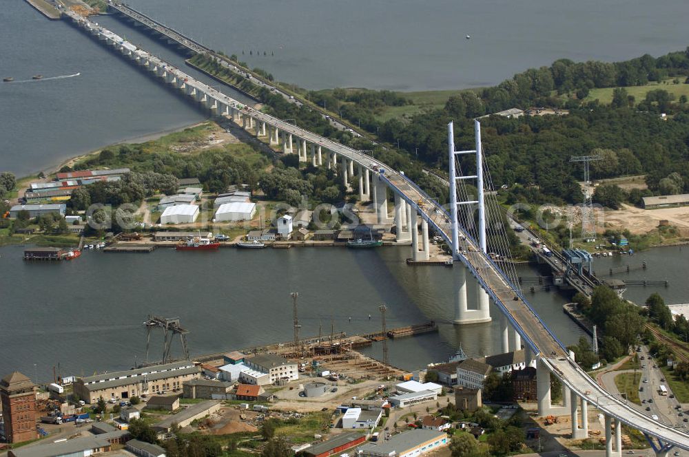 Aerial photograph Stralsund - Blick auf die Strelasundquerung.So wird die heute als feste Verbindung der Insel Rügen zum vorpommerschen Festland bestehende Querung des Strelasundes auf Höhe der Ortschaften Altefähr auf Rügen und der Hanse- und Weltkulturerbestadt Stralsund genannt. Über die erste feste Strelasundquerung, die „Rügendamm“ genannt wird, führen die Bundesstraße 96, eine eingleisige Eisenbahnstrecke und ein kombinierter Fuß- und Radweg.