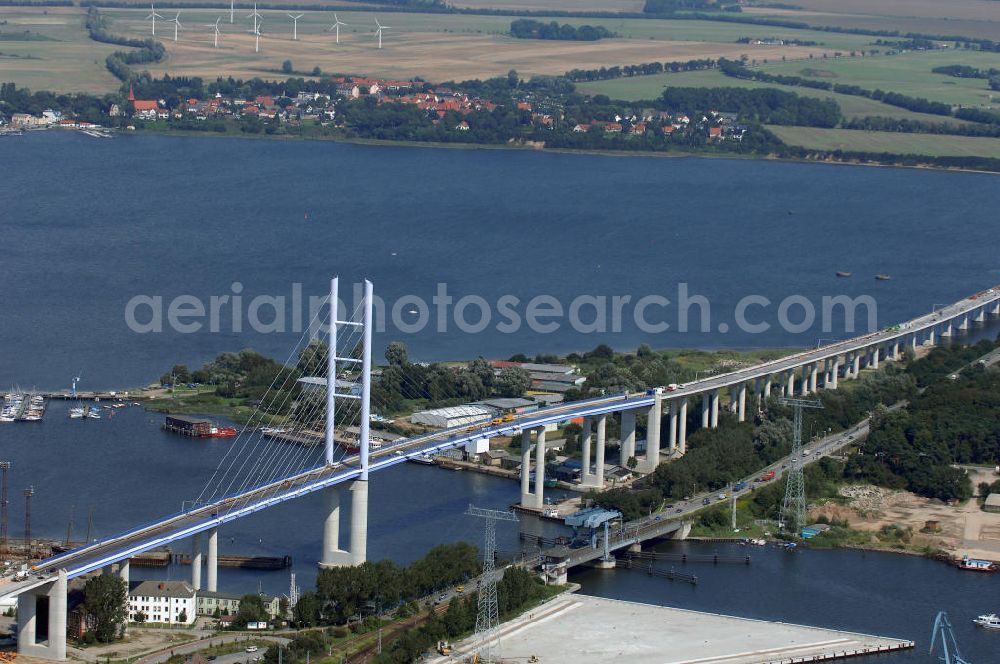 Aerial image Stralsund - Blick auf die Strelasundquerung.So wird die heute als feste Verbindung der Insel Rügen zum vorpommerschen Festland bestehende Querung des Strelasundes auf Höhe der Ortschaften Altefähr auf Rügen und der Hanse- und Weltkulturerbestadt Stralsund genannt. Über die erste feste Strelasundquerung, die „Rügendamm“ genannt wird, führen die Bundesstraße 96, eine eingleisige Eisenbahnstrecke und ein kombinierter Fuß- und Radweg.