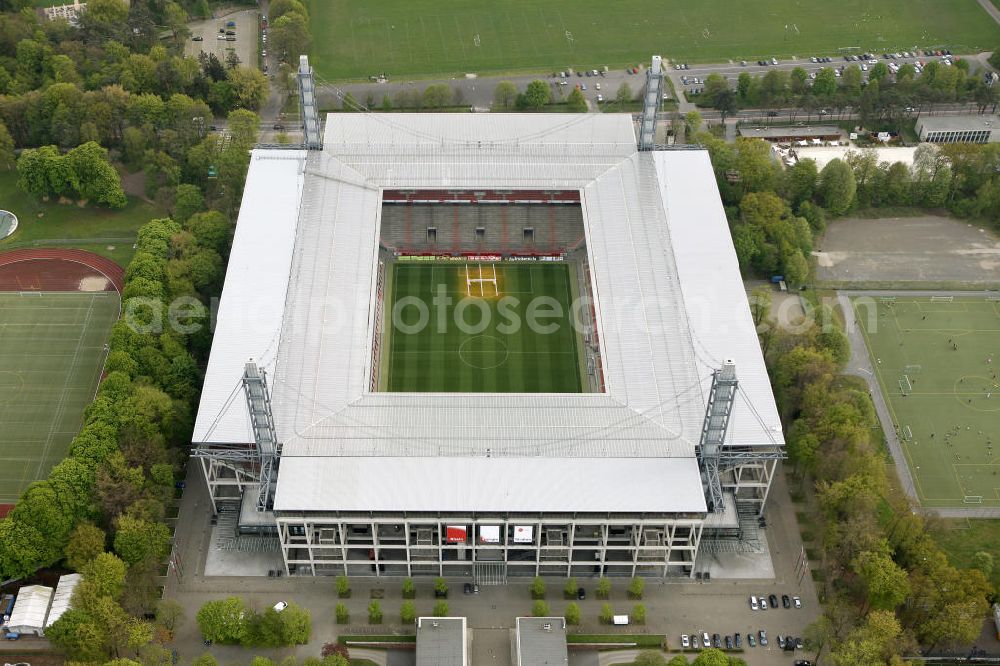 Aerial image Köln - Blick auf das Rhein Energie Stadion, die Heimspielstätte des 1. FC Köln im Stadtteil Müngersdorf. Sein Vorläufer war das an gleicher Stelle erbaute Müngersdorfer Stadion. Durch einen Sponsorenvertrag trägt das Stadion derzeit den Namen des Kölner Energieversorgers RheinEnergie. The RheinEnergieStadion is a football stadium in the district of Cologne Mungersdorf. It is the home ground of the football club 1. FC Koeln.