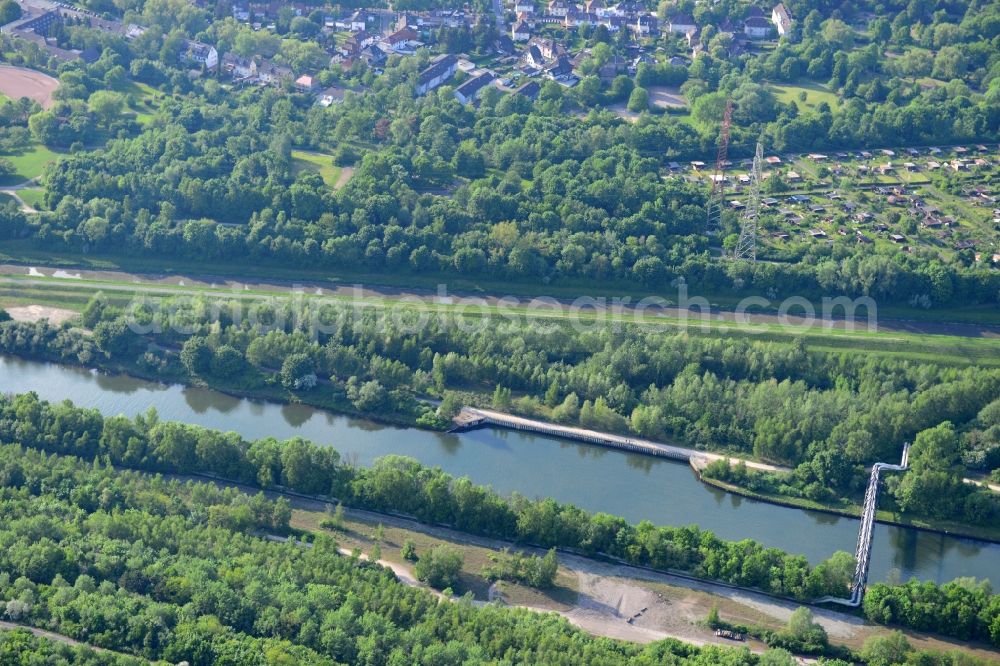 Aerial image Essen - View from south to north across the Rhine-Herne Canal in Essen in North Rhine-Westphalia