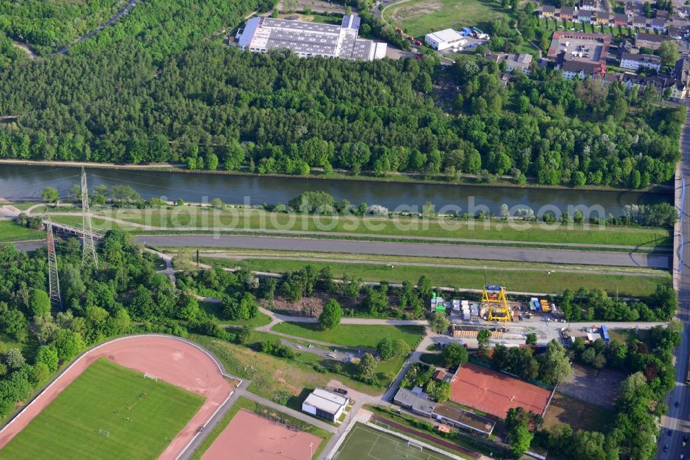 Aerial image Essen - View from north to south across the Rhine-Herne Canal in Essen in North Rhine-Westphalia