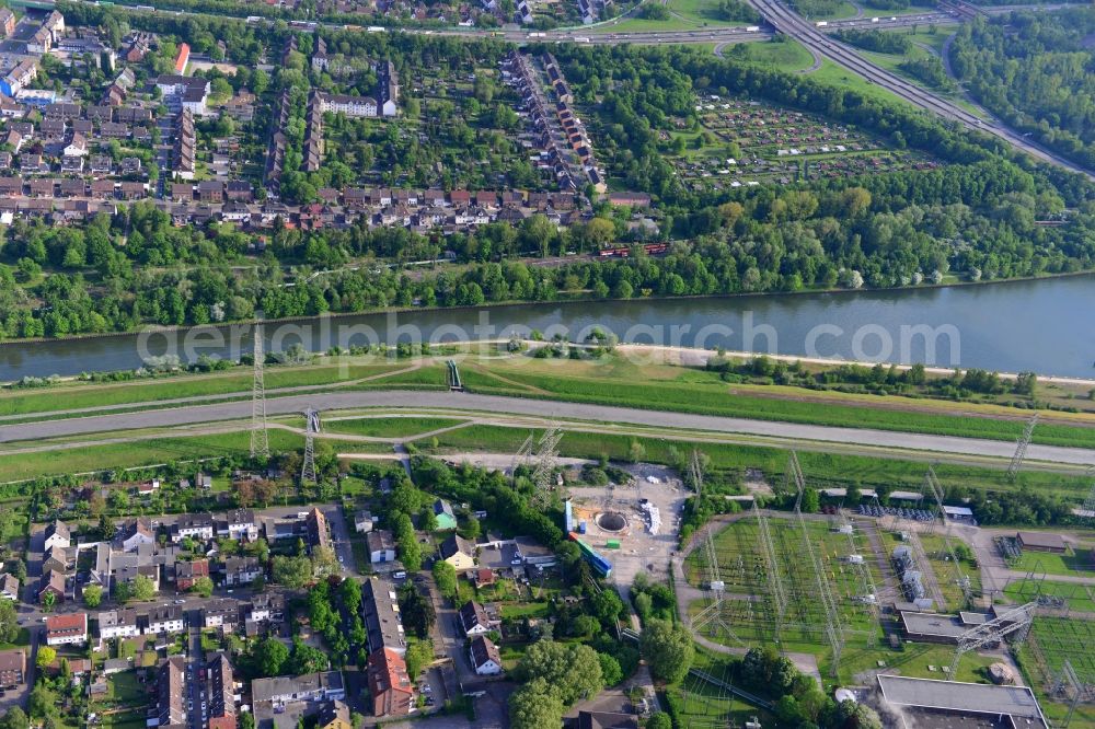 Aerial photograph Essen - View from north to south across the Rhine-Herne Canal in Essen in North Rhine-Westphalia