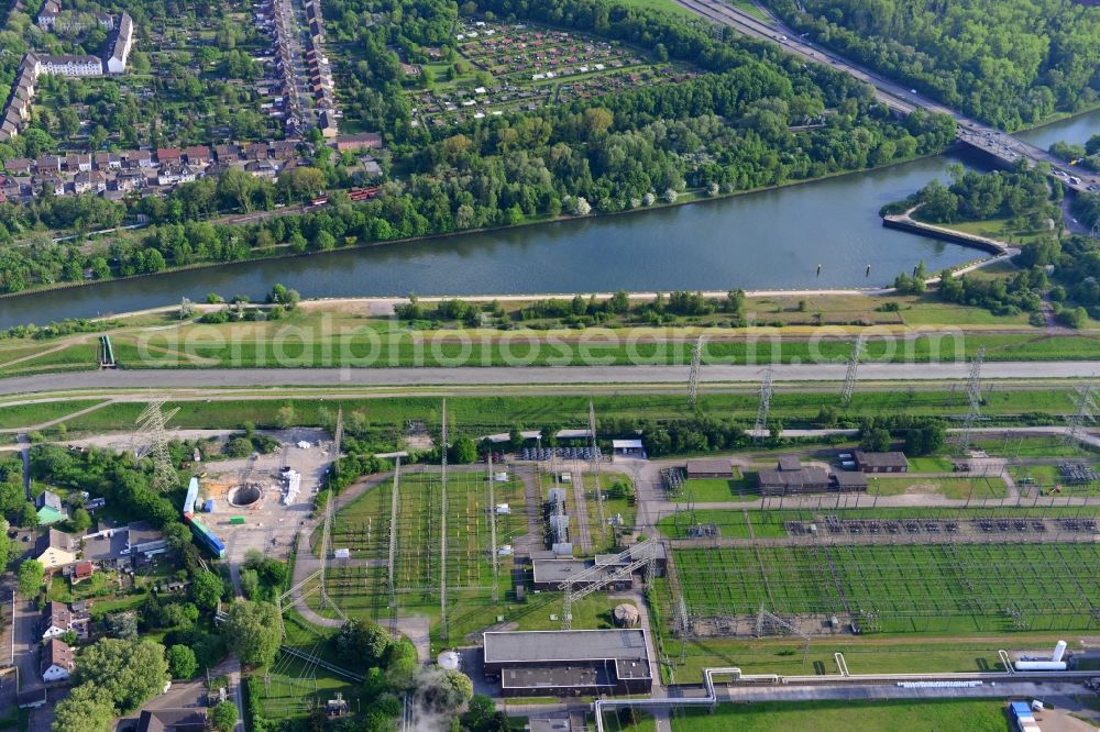 Essen from above - View from north to south across the Rhine-Herne Canal at the Gladbecker Strassen-Bridge in Essen in North Rhine-Westphalia