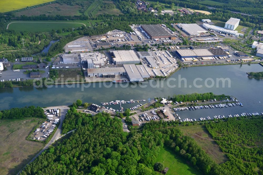 Aerial photograph Herne - View from north to south across the Rhine-Herne Canal at the industrial park Frederick the Great in Herne in North Rhine-Westphalia